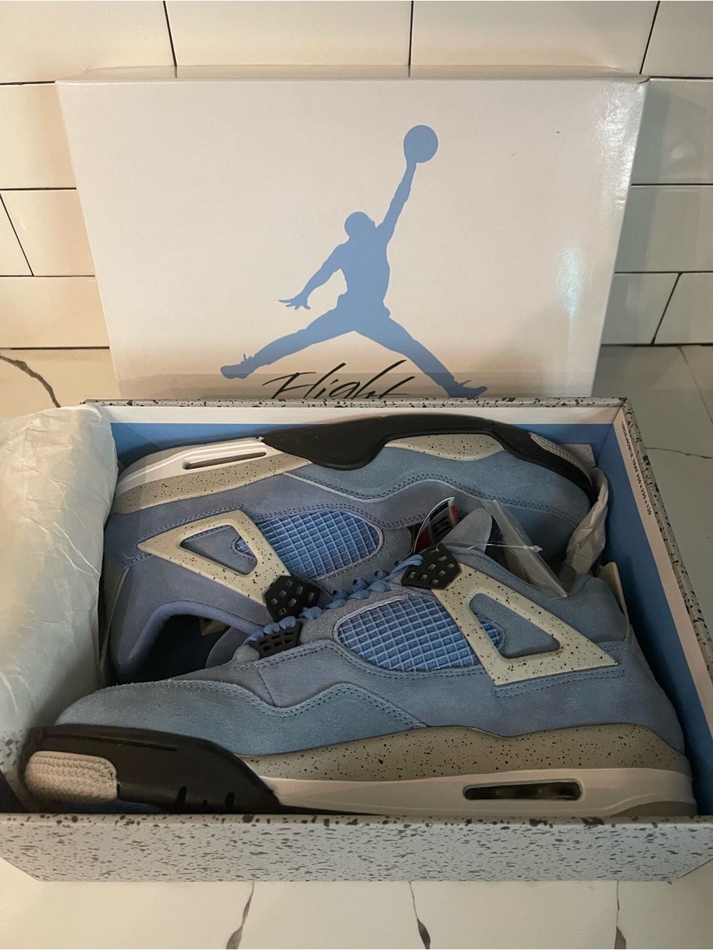 Men’s Retro 4 University Blue Size 11.5. - Picture 2 of 8